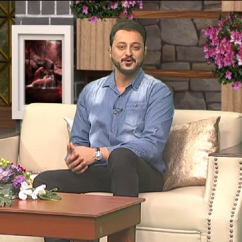 The show's host, Shahzad Khan