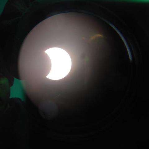 Solar Eclipse, 26 Dec 2019, Looking through an eye-piece. Picture Credit: Hamza.